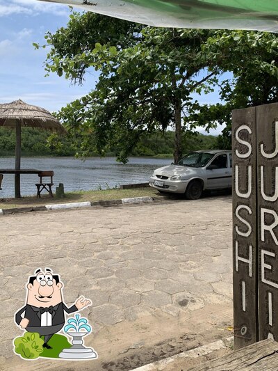 Você pode espairecer no exterior Sushi Jureia