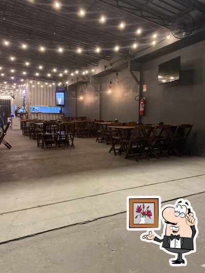 Veja imagens do interior do Cat´s BBQ