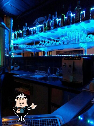 Stop Bar serve un'ampia varietà di cose da bere