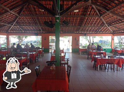 O interior do Restaurante Peixada do Maurício
