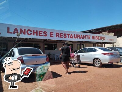 Veja a parte externa do Churrascaria Ribeiro