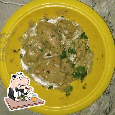 Food at Mom's kitchen (cloud kitchen)