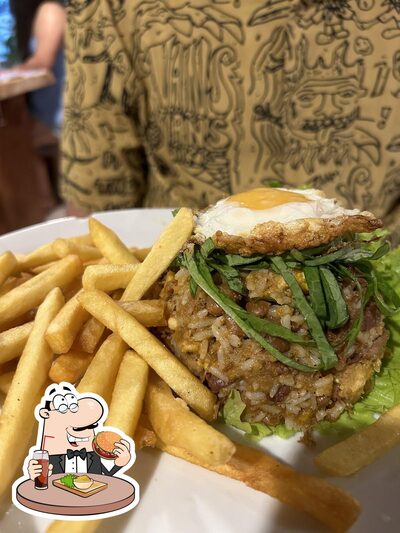 Delicie-se com um hambúrguer no Cantinho Mineiro - Bar e Restaurante