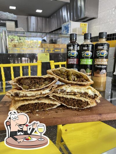 Comida em Pastel do Galo