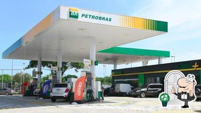 Descubra o exterior do Posto Petrobras