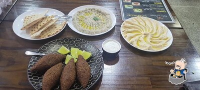 Platos en Kibe do Primo