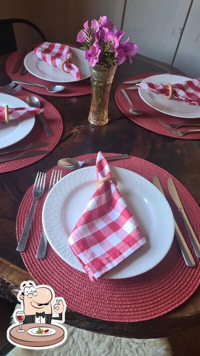 Comida em Restaurante Maria Oliva Bistrô a Casa Amarela em São Luiz do Purunã
