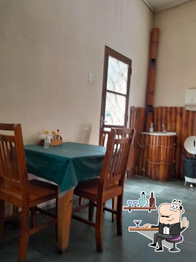 Veja imagens do interior do Restaurante Cris Comida Caseira