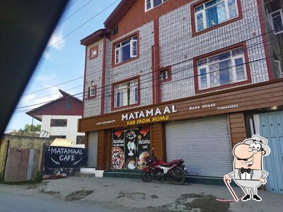 You can get some fresh air outside Cafe Matamaal