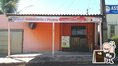 Você pode espairecer no na área externa do Mana sanduicheria e pizzaria