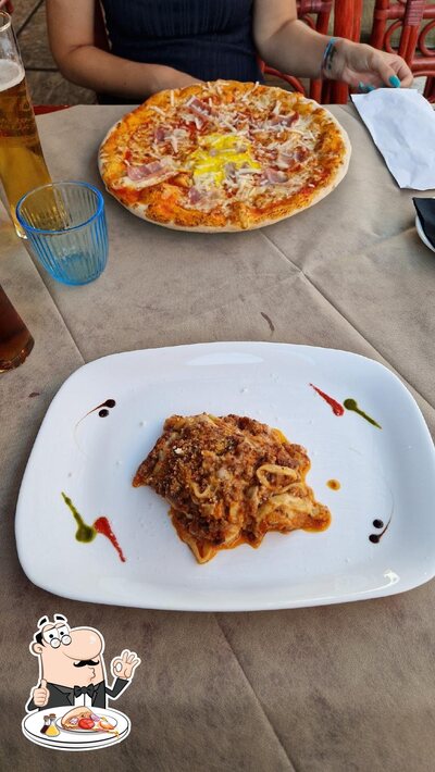 A Ristorante "Christian", puoi prenderti una bella pizza