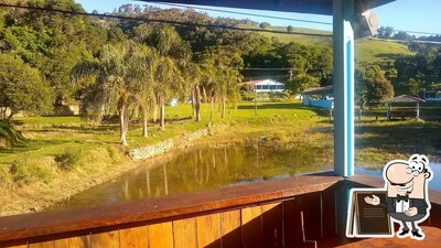Desfrute da vista da área externa do Pesqueiro Stocko