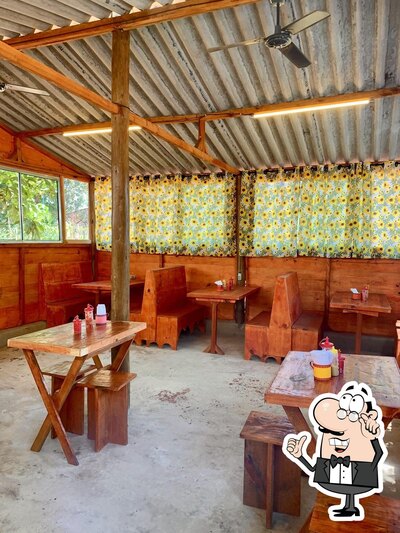 Veja imagens do interior do Quiosque Café