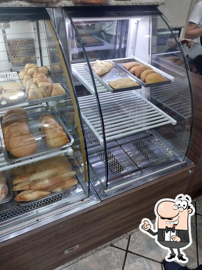 O interior do Pão e Café - Padaria e Confeitaria