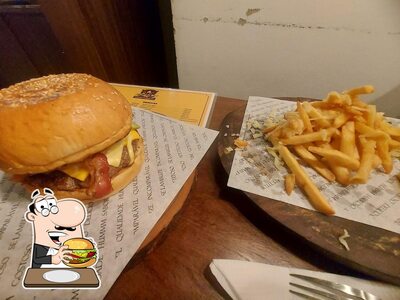 Experimente um dos hambúrgueres servidos no MG Cook