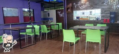Check out how DillesciousFoodWalla looks inside
