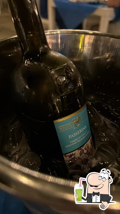 Goditi qualcosa da bere al ristorante Ristorante La Sirenetta