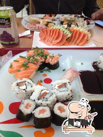 Presenteie-se com sushi no Massashin Fast Food