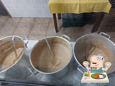 Comida em Restaurante Santa Mônica