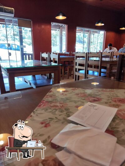 Veja imagens do interior do Restaurante e Lanchonete Estação Pinhão