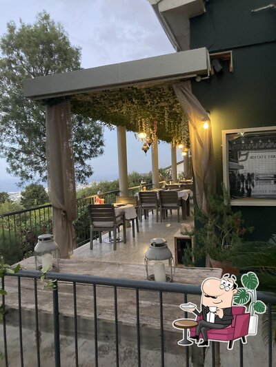 L'intérieur de Treasure Restaurant