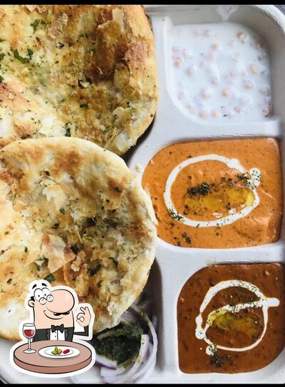 Food at Kulcha Lal Parantha Das