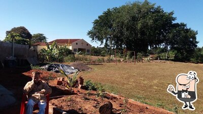 Você pode espairecer no na área externa do Bar do maguila