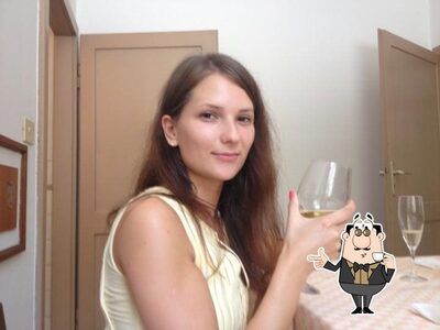Goditi un drink al disco bar Gotha