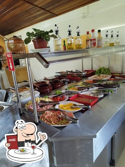 Comida em Restaurante Parada 27