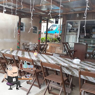Veja imagens do interior do Restaurante amigos da estrada