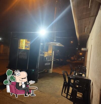 O interior do Lanche do Irmão