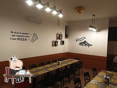L'intérieur de Addor e Pizz... Macchia