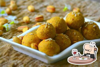 Food at Kundan Sweets