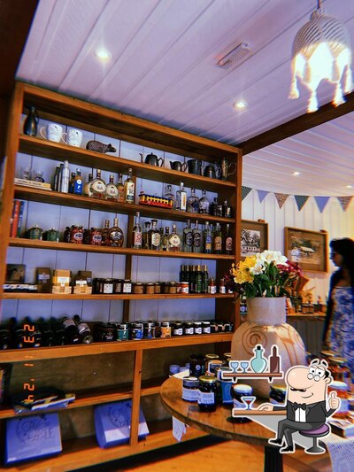Veja imagens do interior do Café do Parque