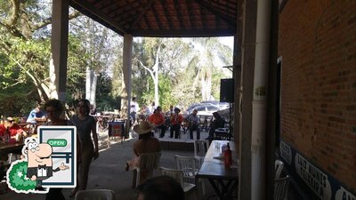 Veja imagens do exterior do Armazém do Limoeiro