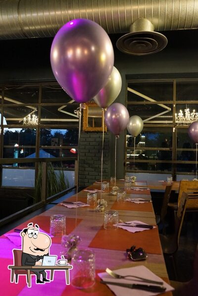 Dai un'occhiata agli interni di Eleven café la Toasteria