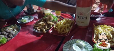 Platos en Bar Scorpions