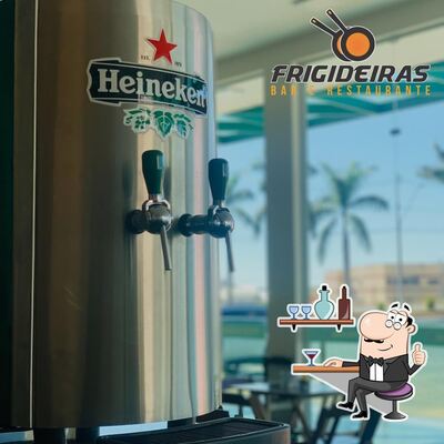 Veja imagens do interior do frigideiras bar restaurante