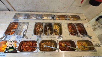 Food at Pizza Buffet