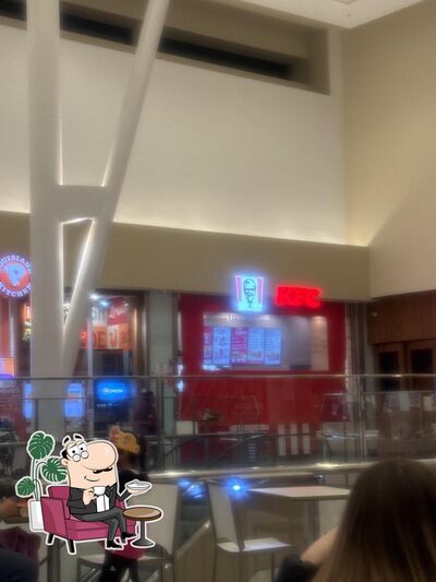 O interior do KFC - FRANGO FRITO