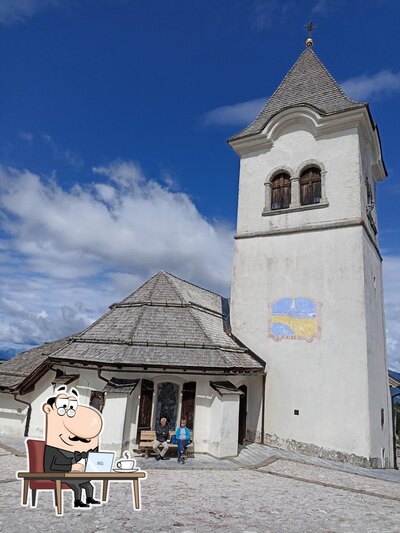 Dai un'occhiata agli interni di Monte Lussari