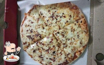 Pick pizza at Grillland