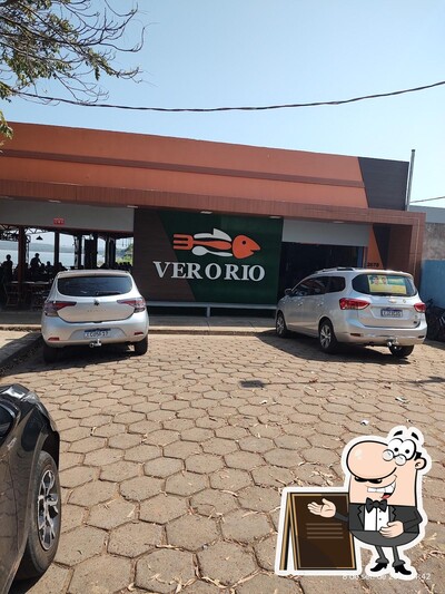 Você pode espairecer no na área externa do Restaurante e Peixaria Ver o Rio
