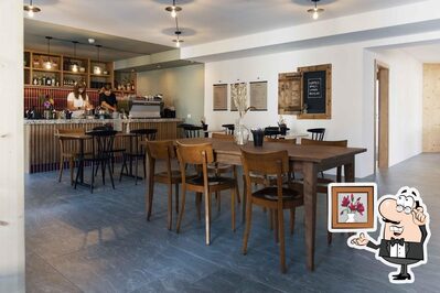 Dai un'occhiata agli interni di Flem Mountain Lodge Restaurant-Café