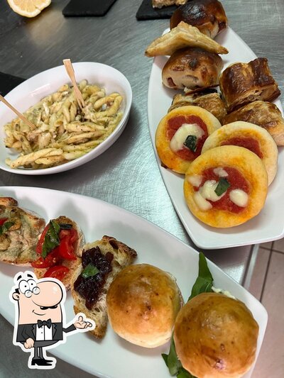Dai un'occhiata agli interni di Caffetteria Kavè