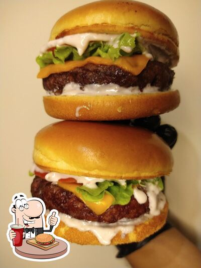 PAC BURGER serve uma gama de opções para os amantes dos hambúrgueres
