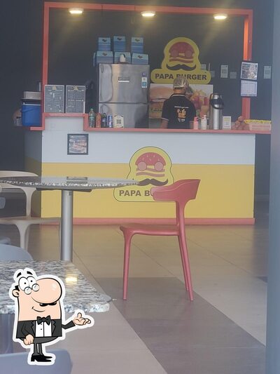 Check out how PapaBurger looks inside