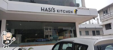 You can get some fresh air at the outside area of Hasis Kitchen
