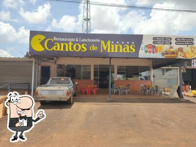 O exterior do RESTAURANTE CANTOS DE MINAS