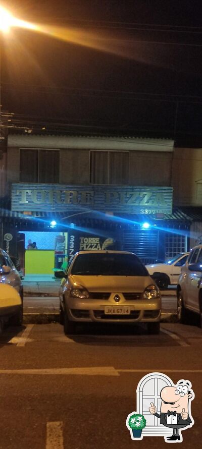 Você pode espairecer no exterior Torre Pizza